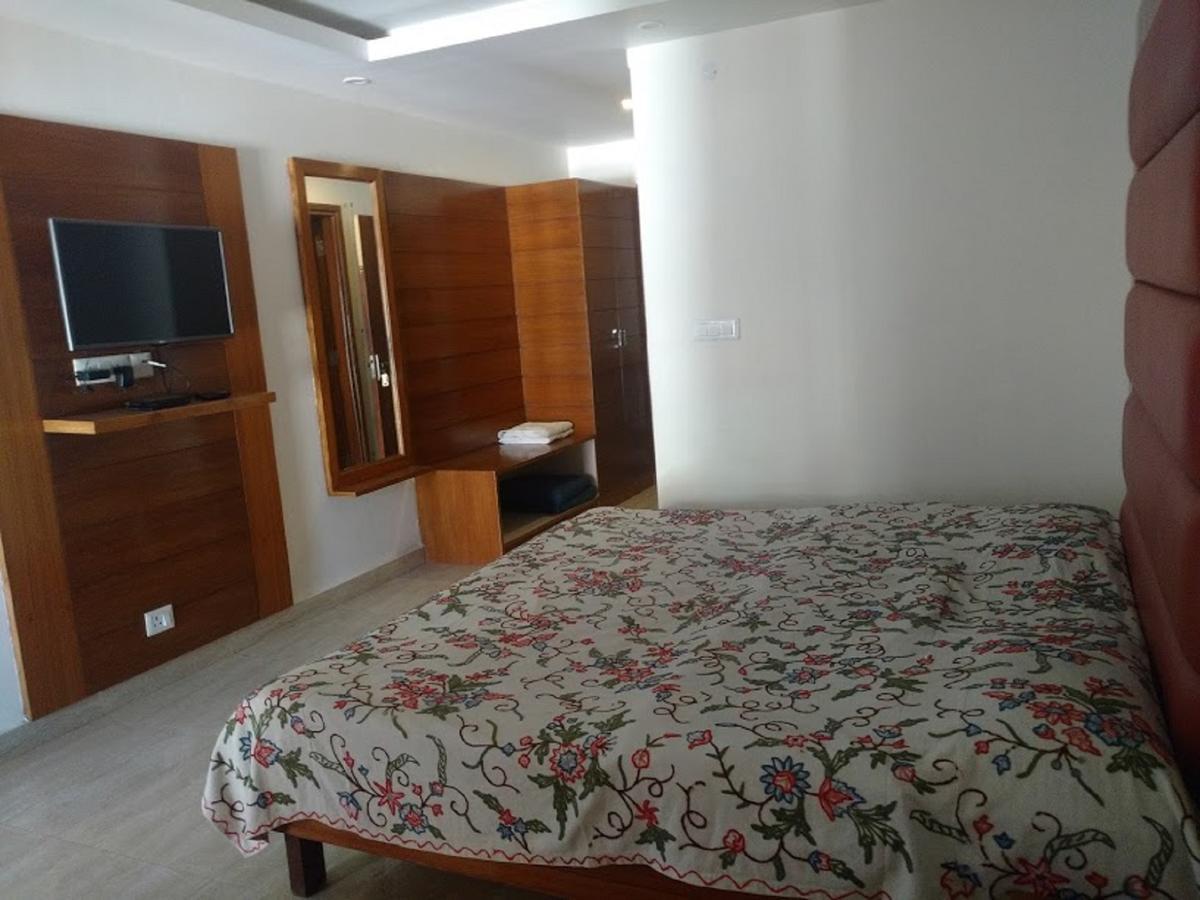 Clarks Hotel Mussoorie Bagian luar foto